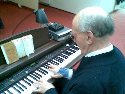 Harry verzorgde weer op een uitstekende manier de muziek